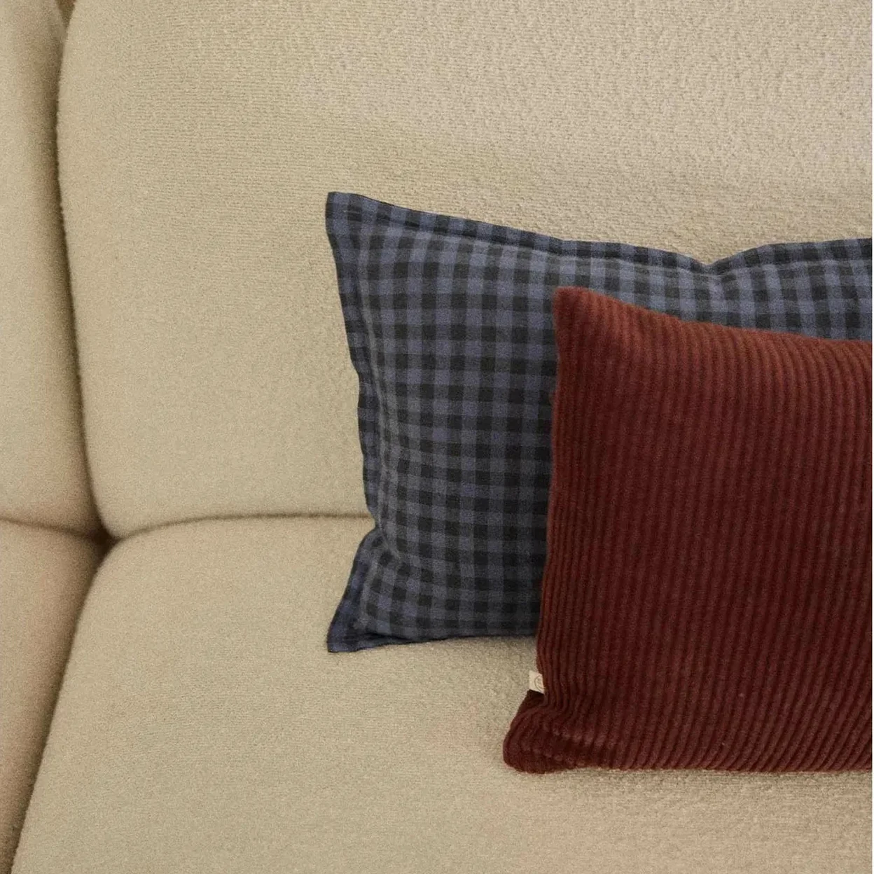 Argentine Jasper velvet cushion cover: 30 x 50cm - Image 3