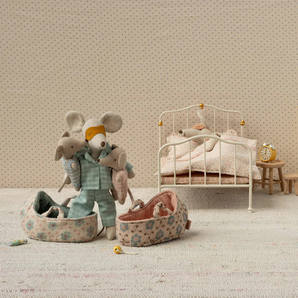 Baby Mouse In Carry Cot - Rose - Image 2