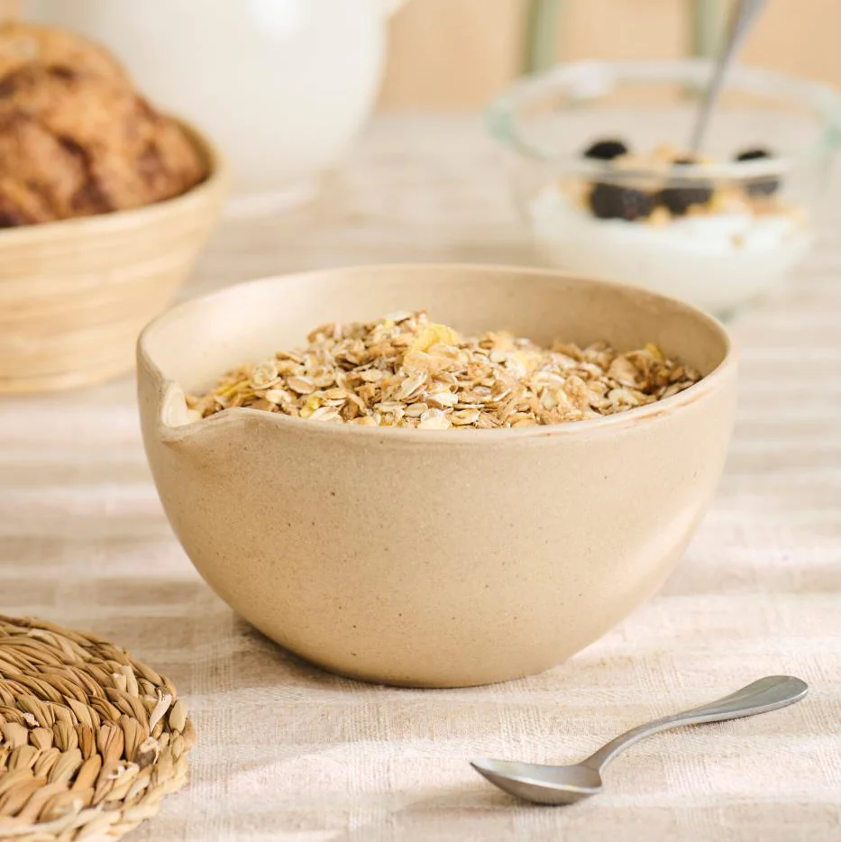 Stoneware Bowl W/Pouring Spout 900 ml - Image 2