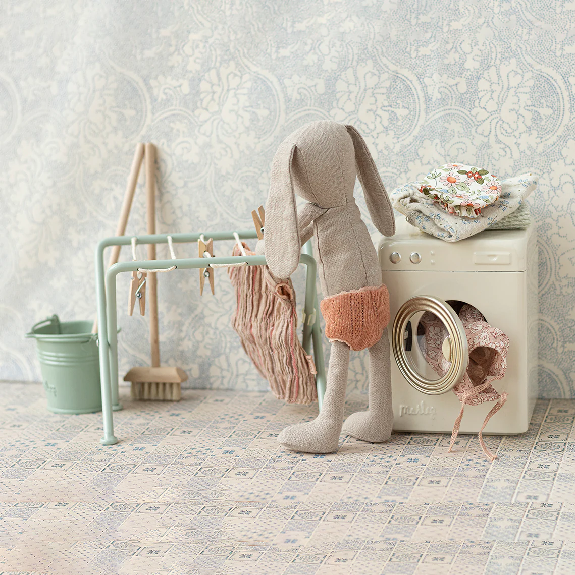 Bucket & Mop - Image 2