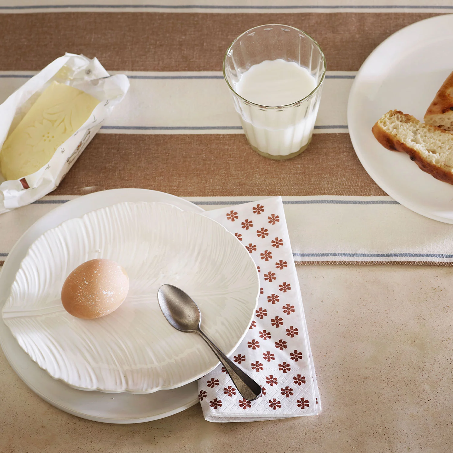 Cake Plate Leaf Glazed Earthenware - Image 5