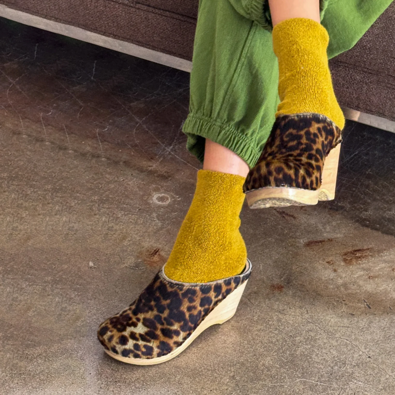 Cloud Socks: Green Olive - Image 4