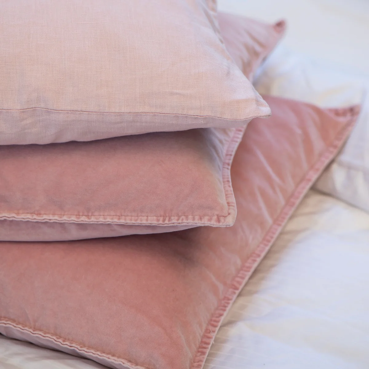 Cushion Velvet Rose Shadow 50 x 50cm - Image 2