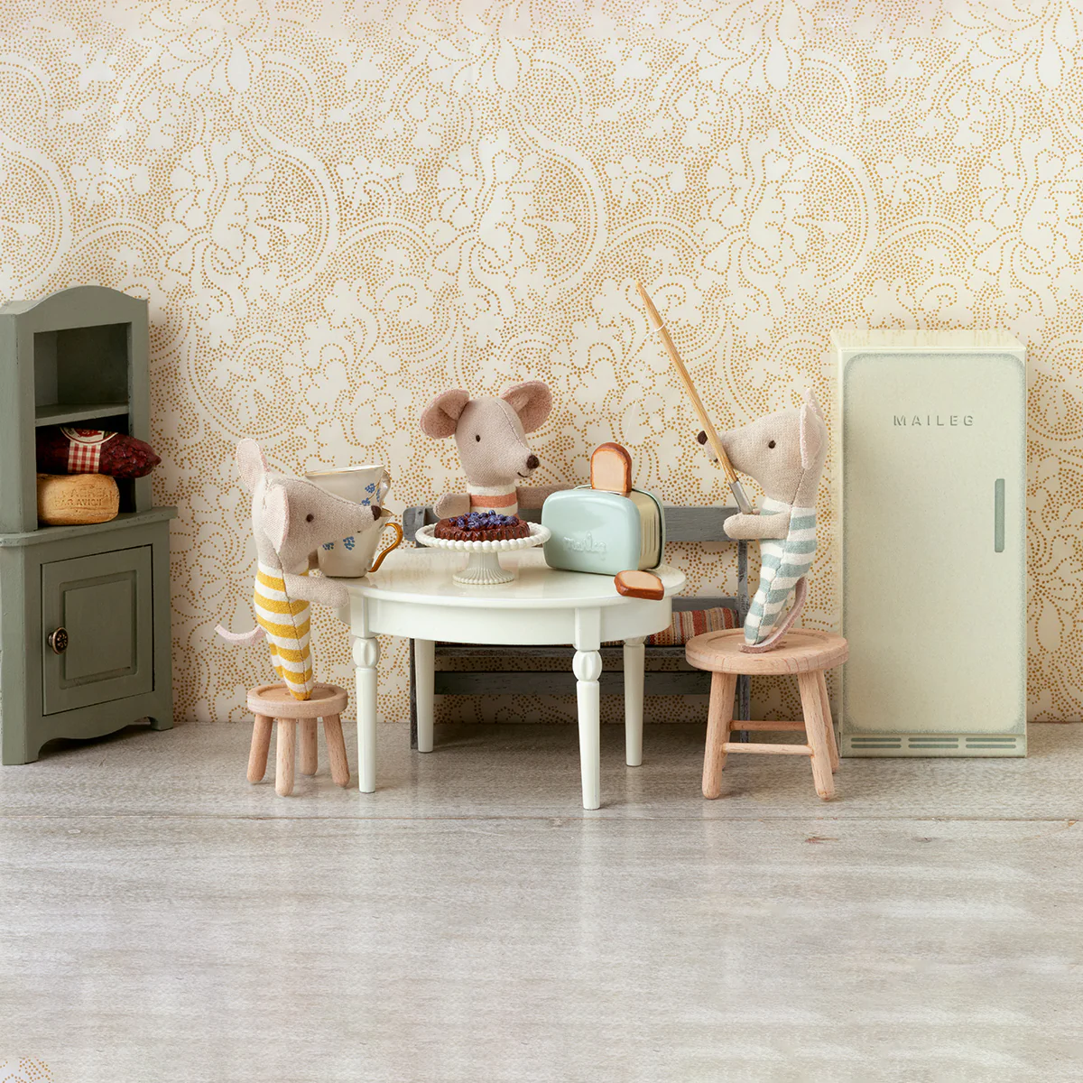 Dining Table Mouse - Image 2