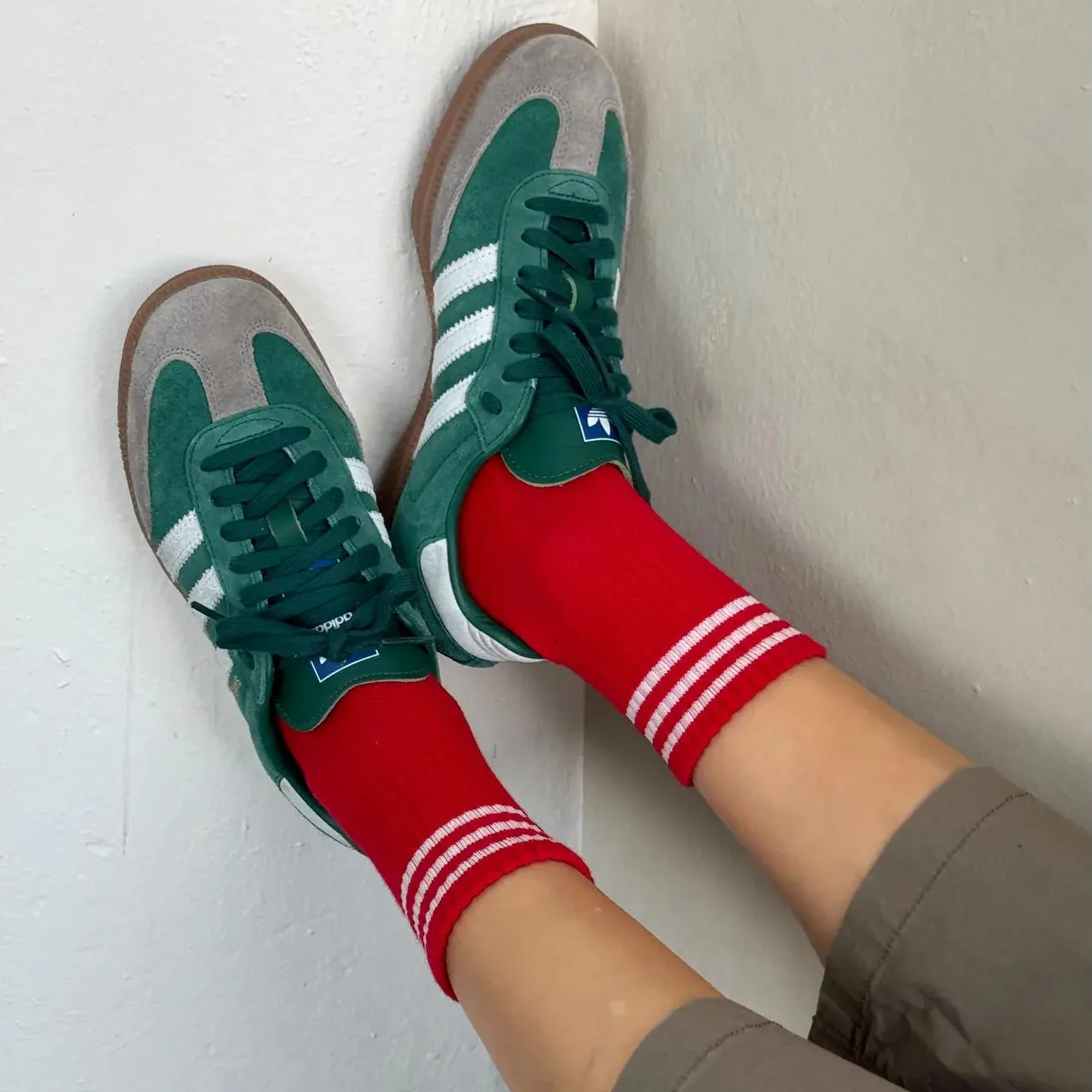 Girlfriend Socks: Scarlet