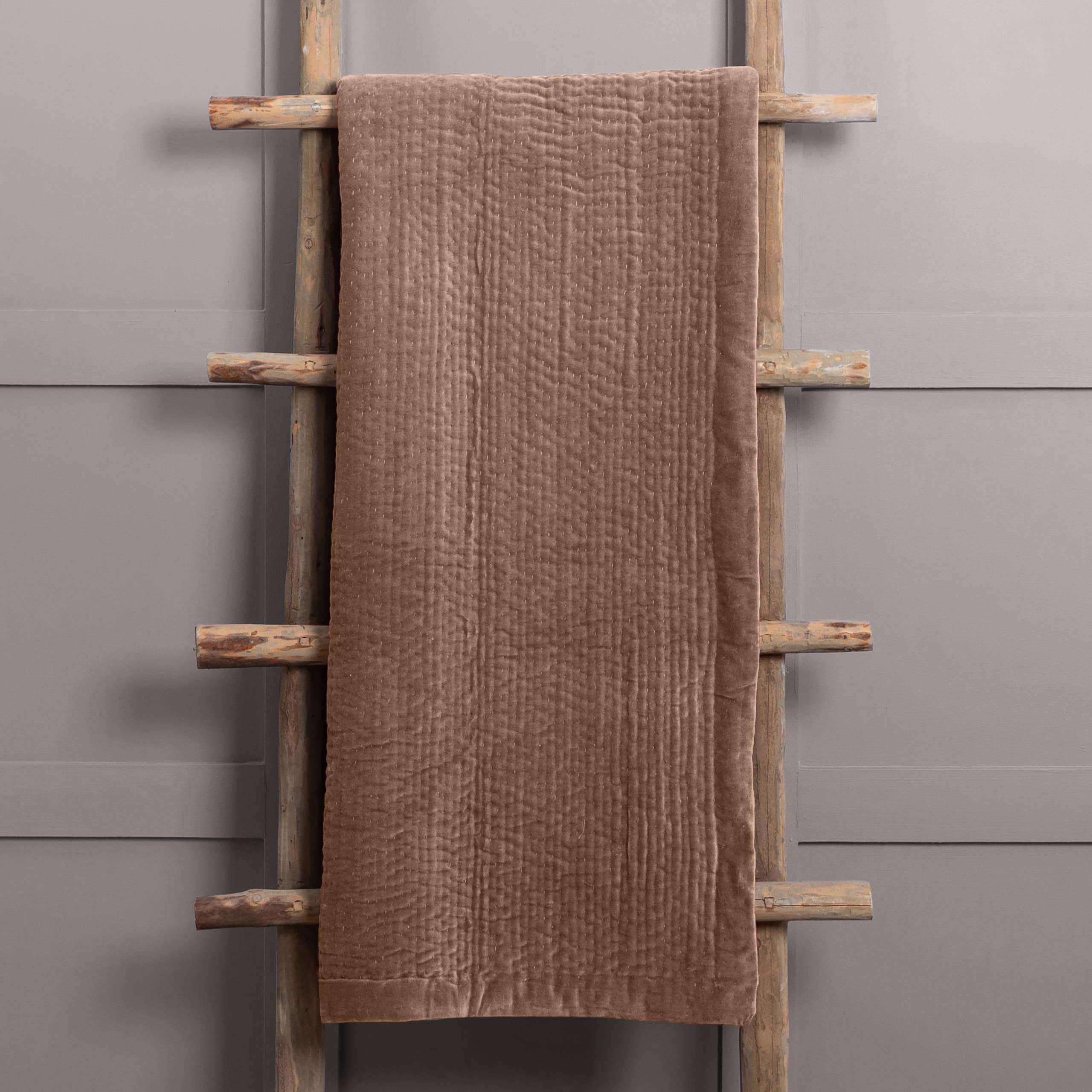 Velvet Quilted Throw Coral: Pink / 140 x 220cm - Image 4