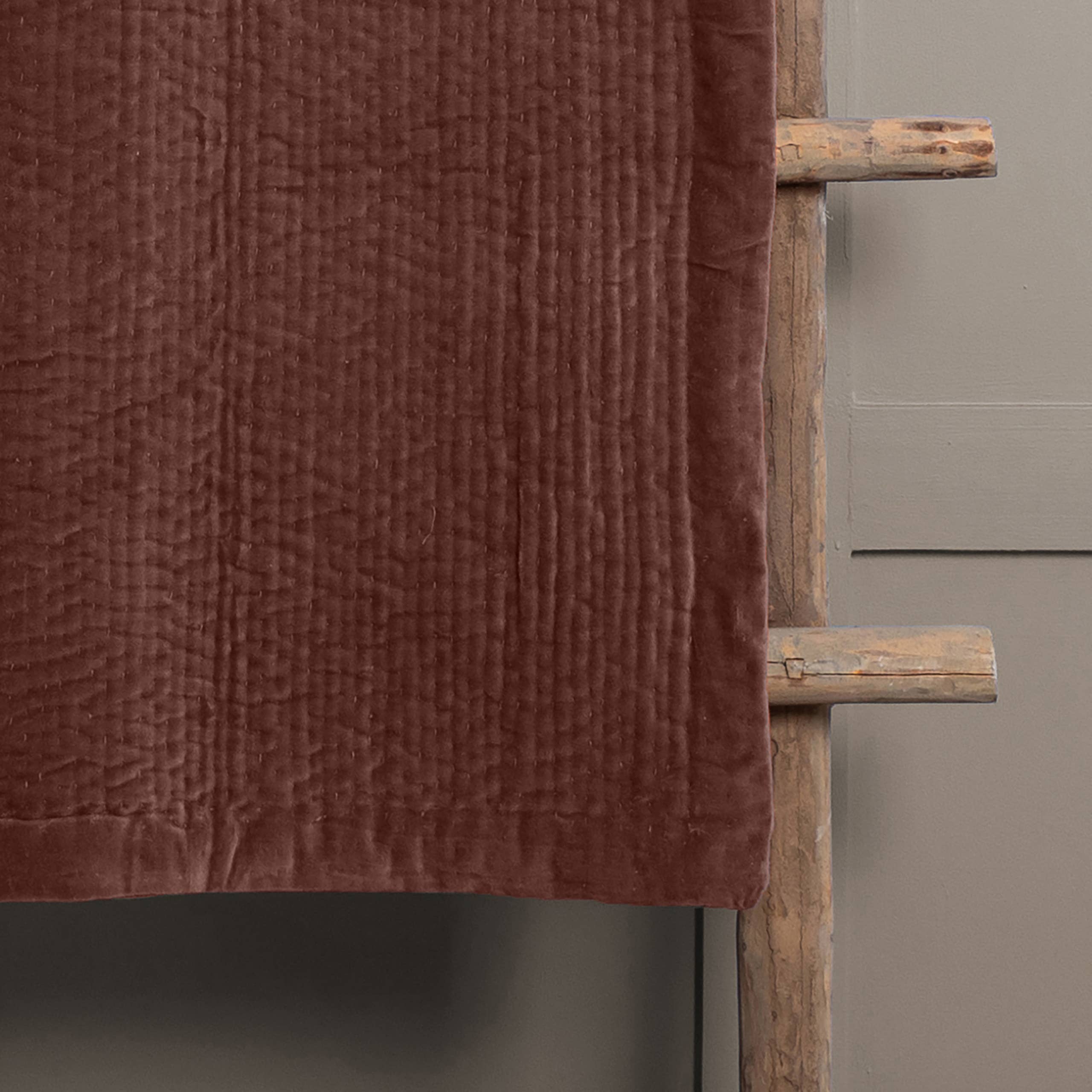 Velvet Quilted Throw Almond / 140 x 220cm - Image 5