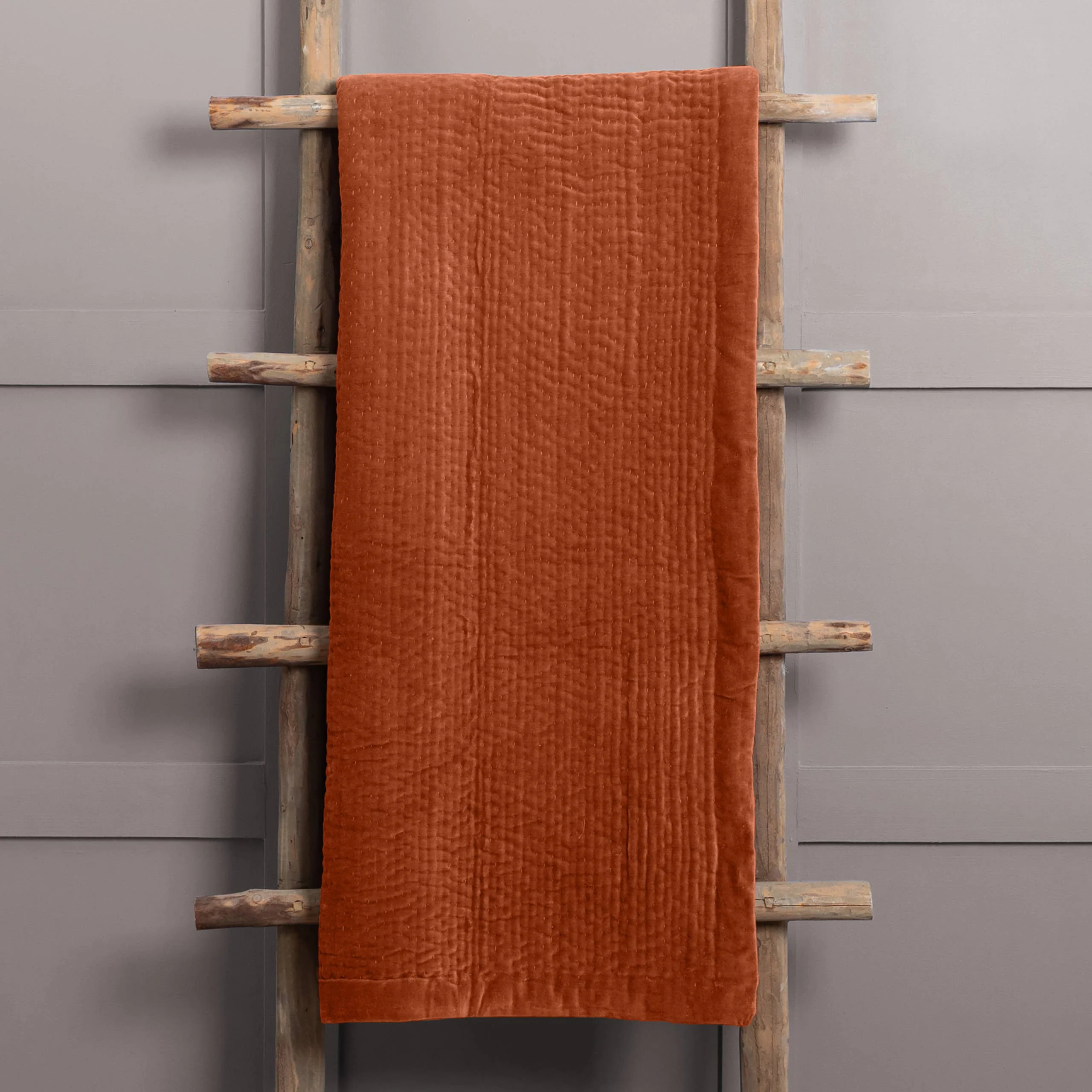Velvet Quilted Throw Sunset: Spice / 140 x 220cm - Image 4