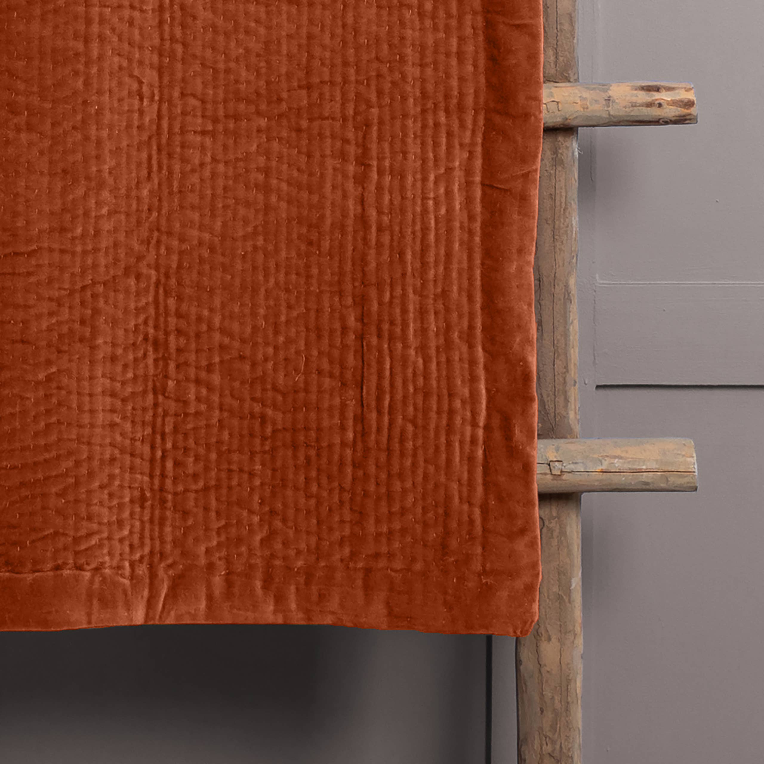Velvet Quilted Throw Sunset: Spice / 140 x 220cm - Image 5