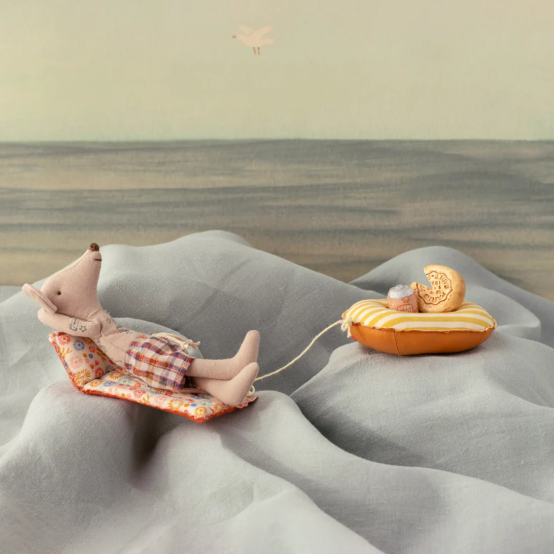 Beach Mouse, With Air Mattress Dad Mouse - Image 2