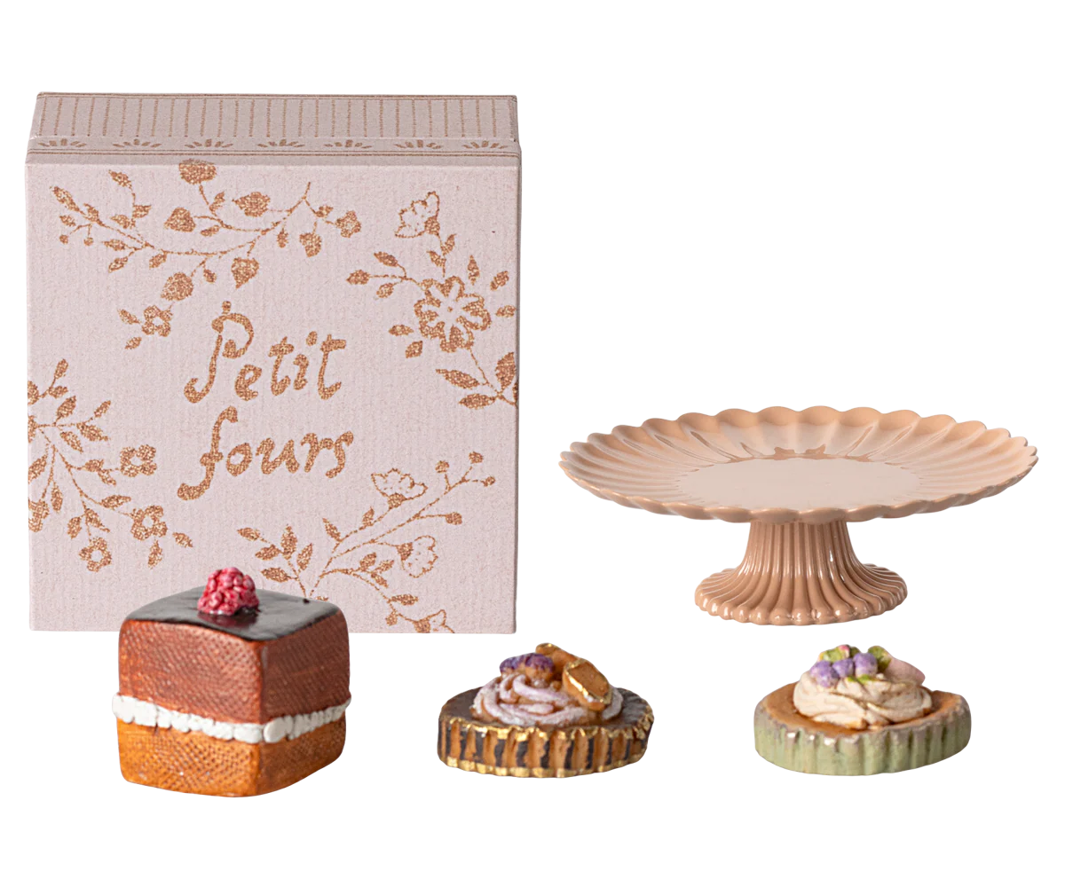 Cakes and Cake stand, Mini - Image 3