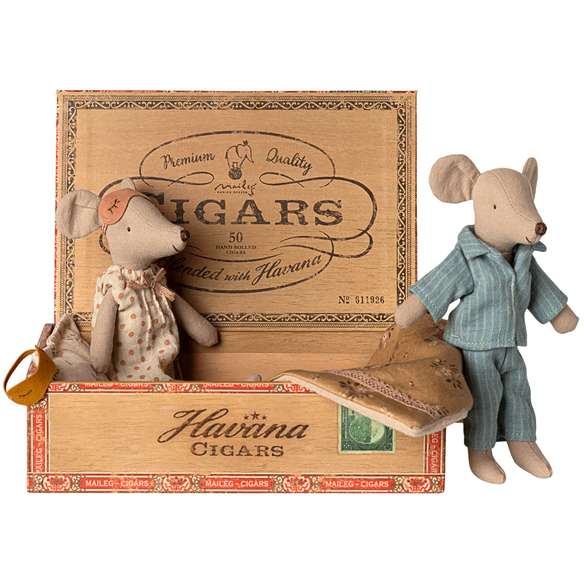 Mum and Dad Mice in Cigarbox - Image 3