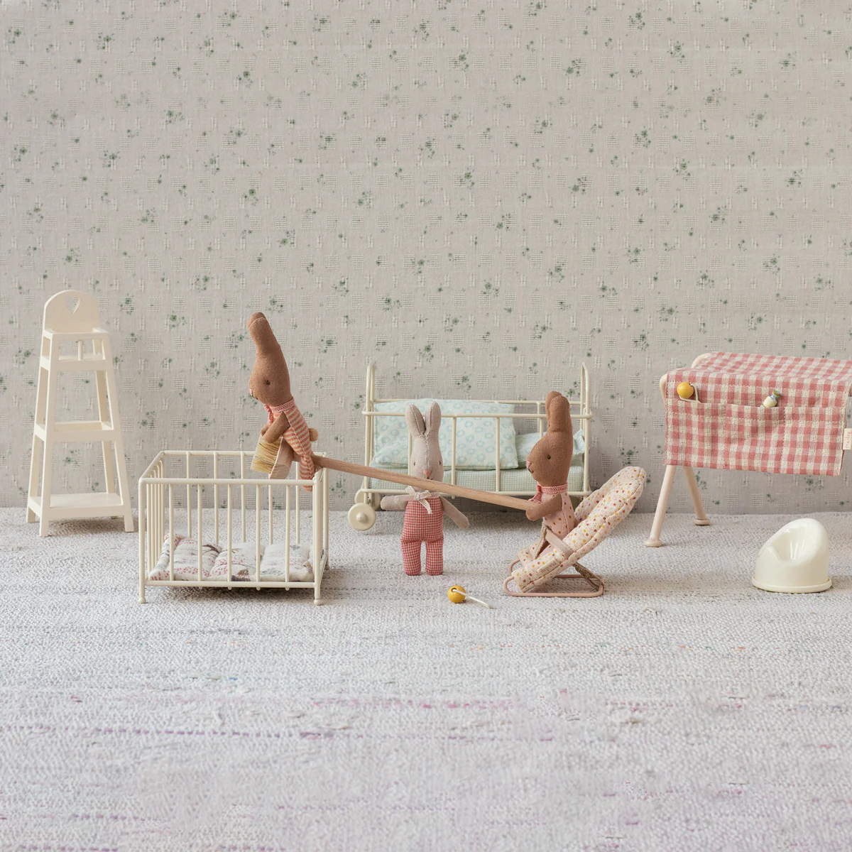Nursery Table Micro - Image 2