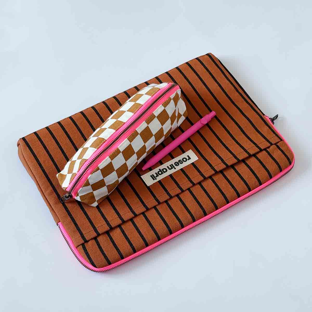 PENCIL CASE GASTON CHECKS CARAMEL - Image 3