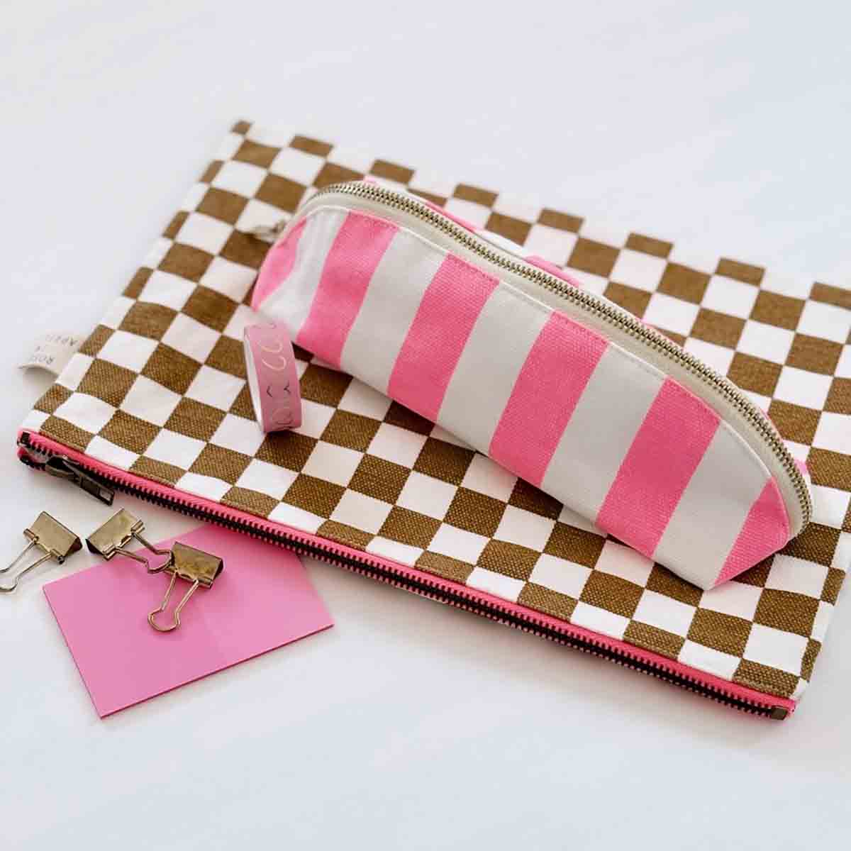 PENCIL CASE GASTON STRIPES NEON PINK - Image 4