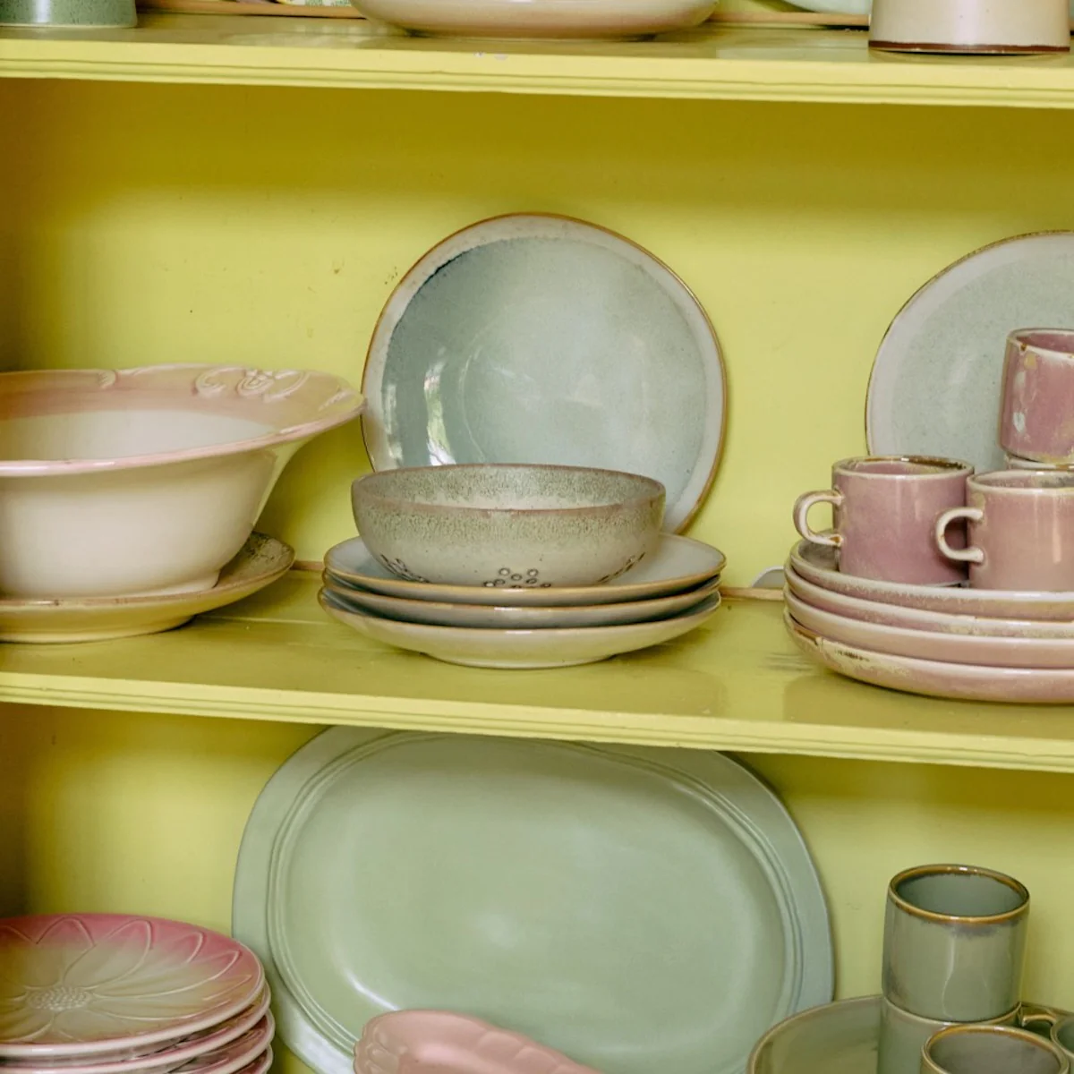 70s Ceramics: Berry Bowl Slush - Image 3