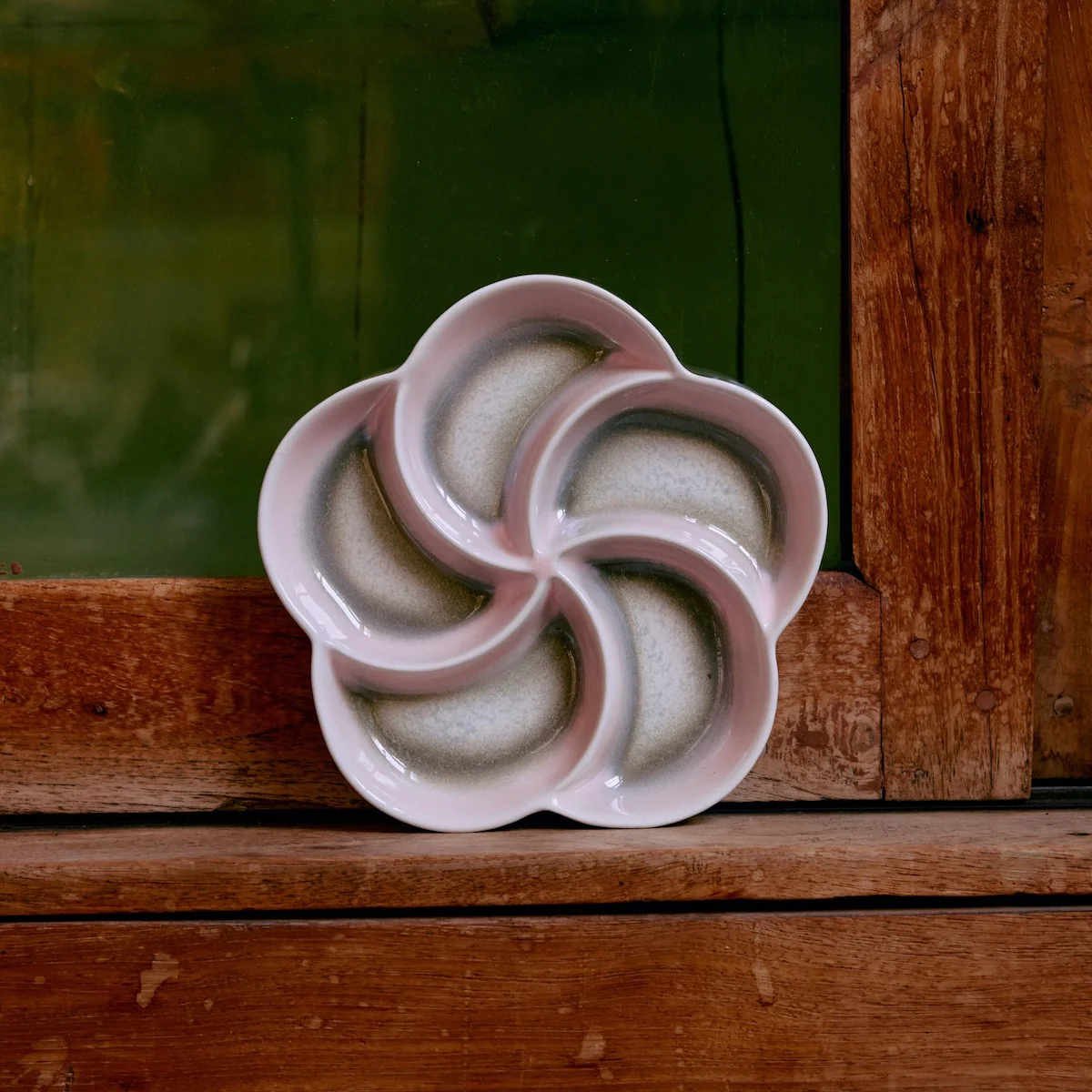 Pre-order 70s Ceramics: Snack Tray Muse - Image 2