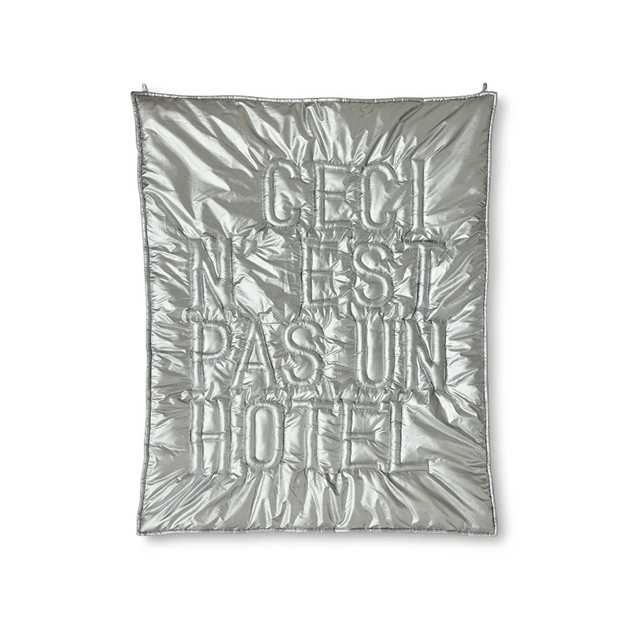Pre-order Wall Art 'Ceci n'est pas un hôtel'