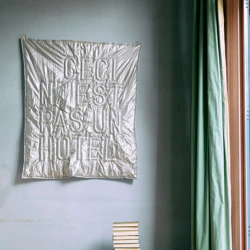 Pre-order Wall Art 'Ceci n'est pas un hôtel' - Image 2