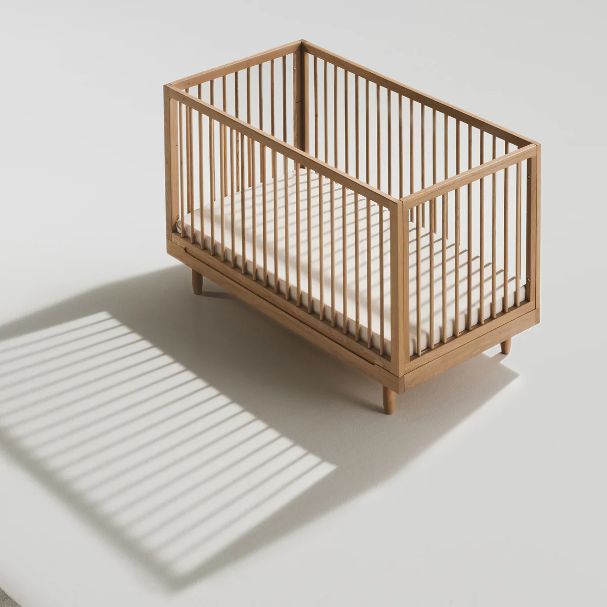 Pure Oak Wood Evolving Crib & Evolving Junior Kit - Image 2