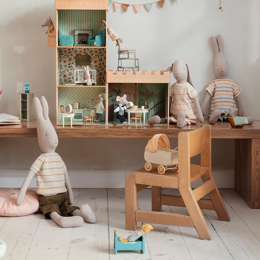 Rabbit Size 5, Pants & Knitted Sweater - Image 2