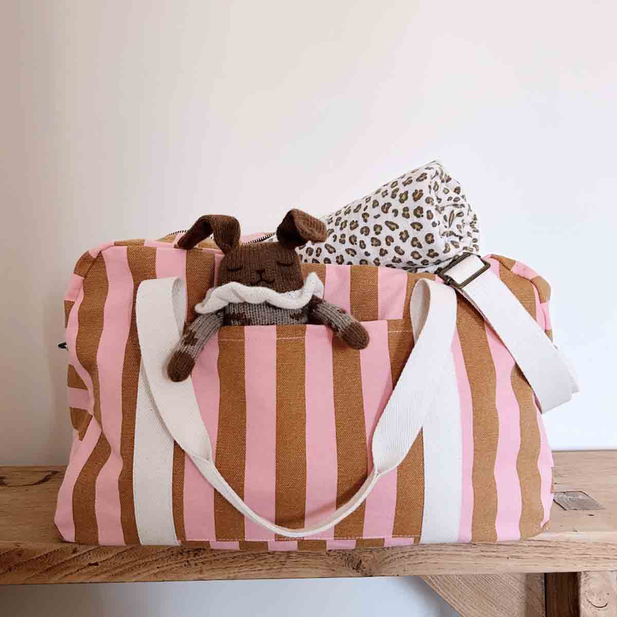RAPHAEL DIAPER BAG - WEEKEND BAG STRIPES CARAMEL - STRAWBERR: CARAMEL - STRAWBERRY / Stripe - Image 2