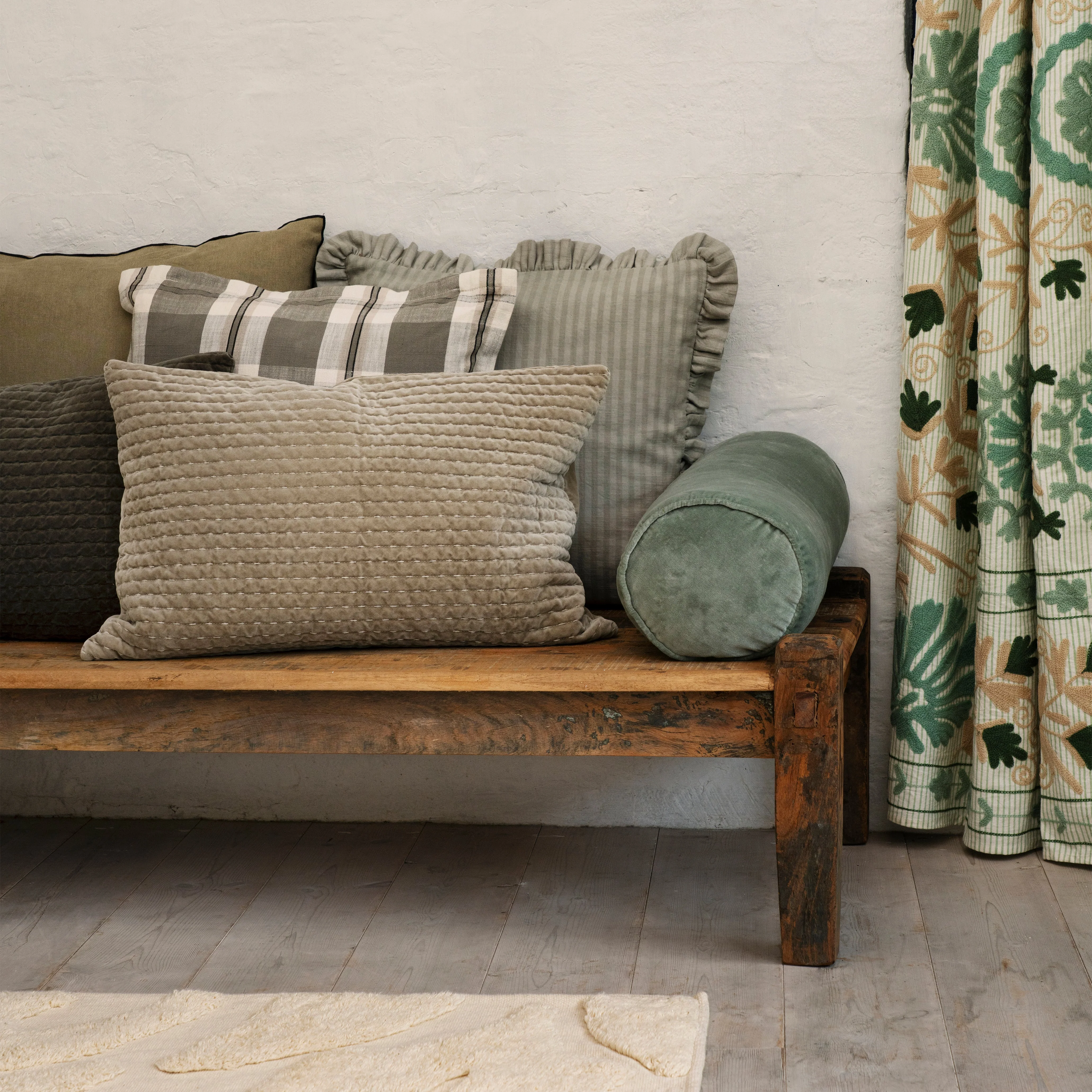 Recycled Wooden Bench or Daybed - Image 4