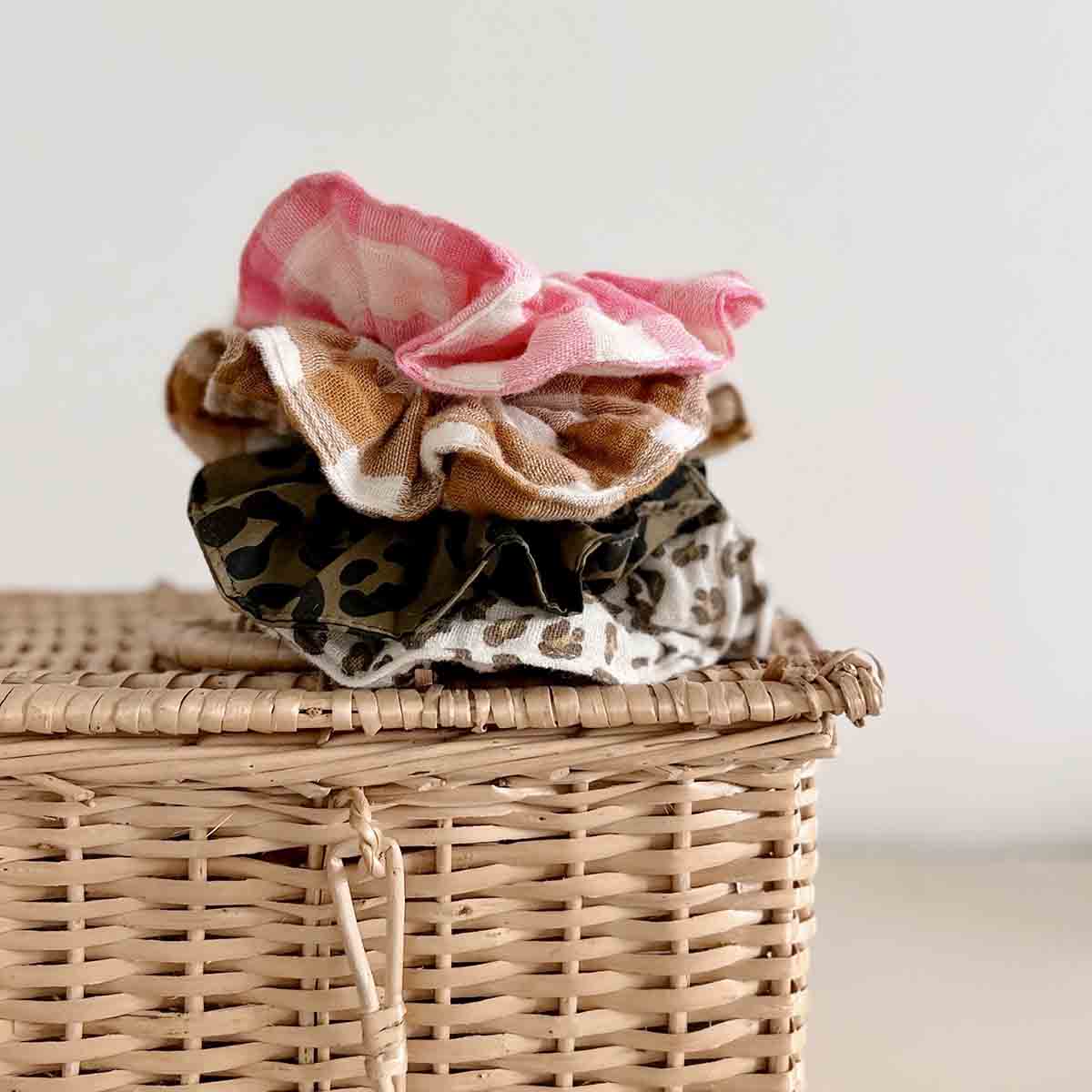SCRUNCHIE GINGHAM CARAMEL - Image 4