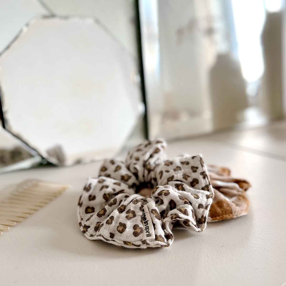 SCRUNCHIE GINGHAM CARAMEL - Image 5