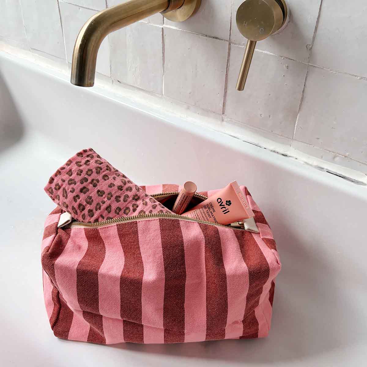 VIC TOILETRY BAG STRPES BRICK / PINK - Image 4