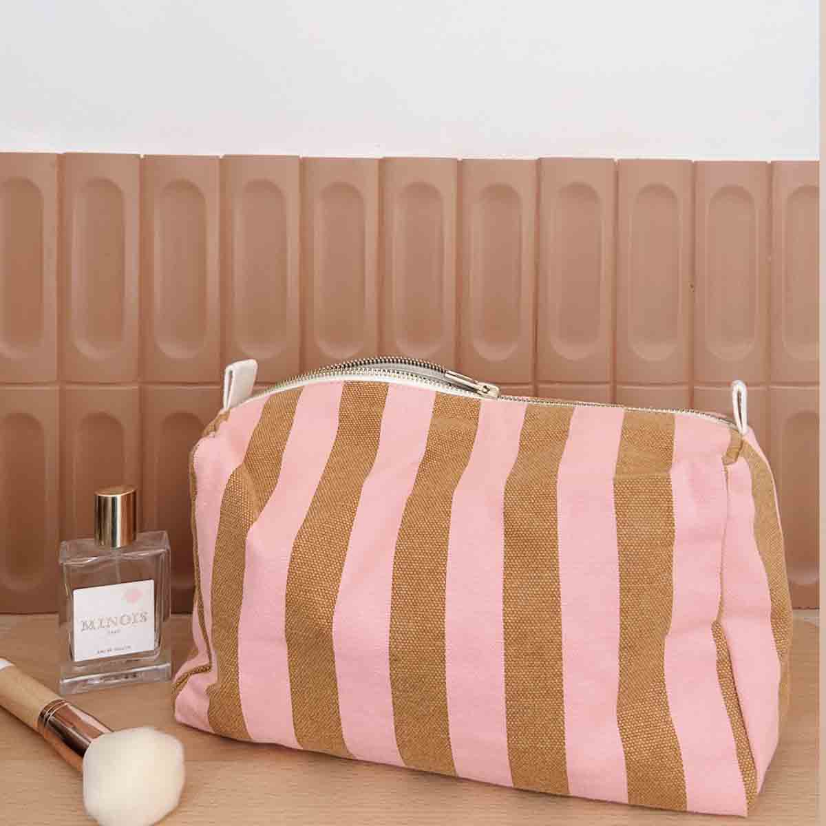 VIC TOILETRY BAG STRPES CARAMEL / STRAWBERRY: CARAMEL / STRAWBERRY / STRIPES / L13*W26*H12 - Image 2