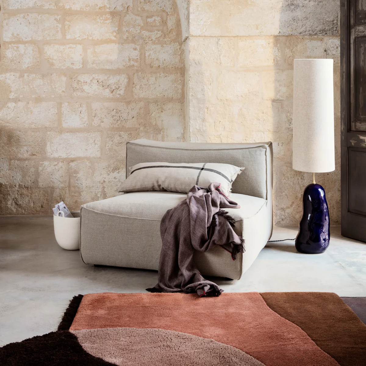 View Tufted Rug Red Brown - Image 3