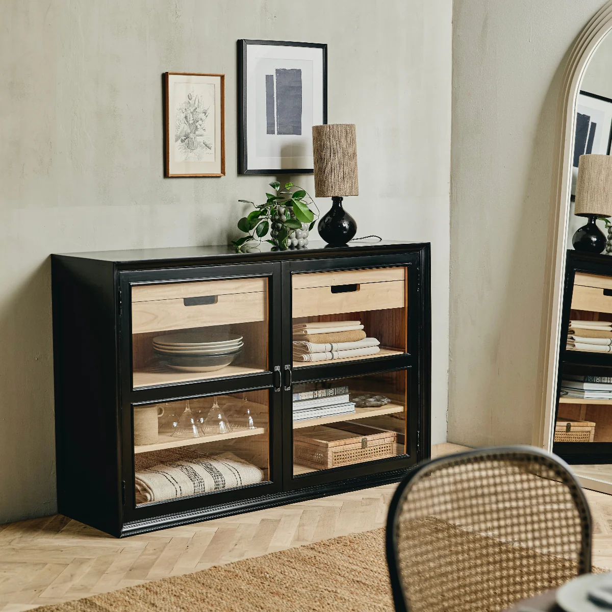 VIVA Cabinet, 2 Doors Low