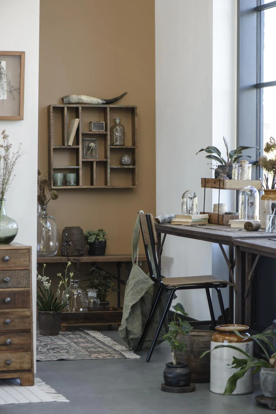 Wall shelf w/different kinds of rooms UNIQUE can hang horizontal and vertical - Image 5