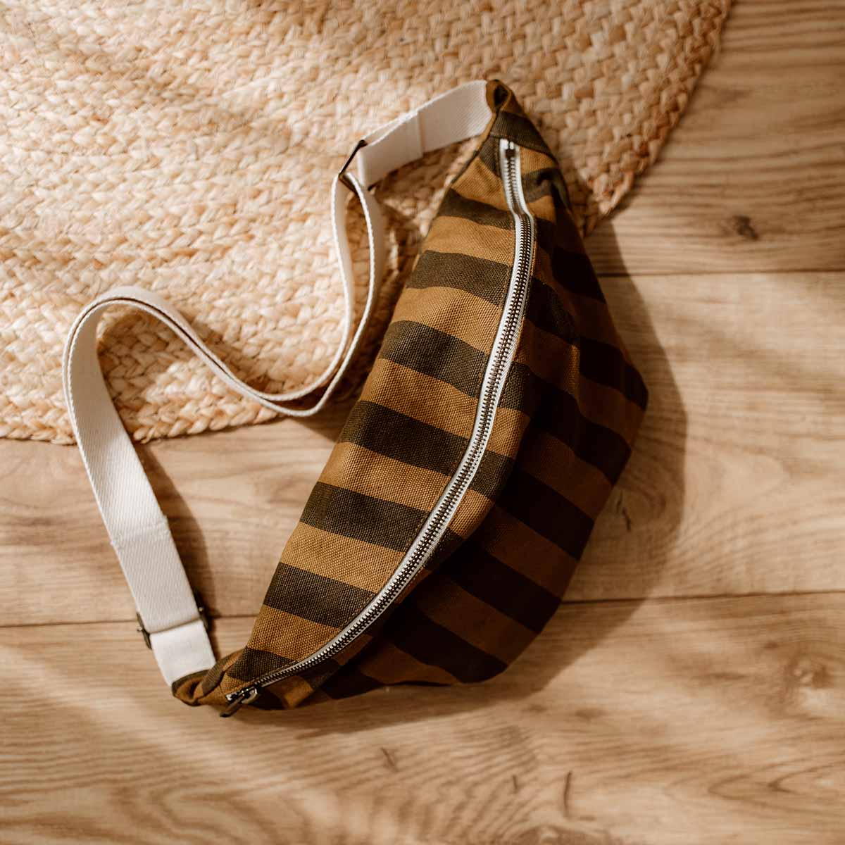 WOMEN BUM BAG STRIPES CUMIN AND BLACK: CUMIN / SCRATCH - Image 7